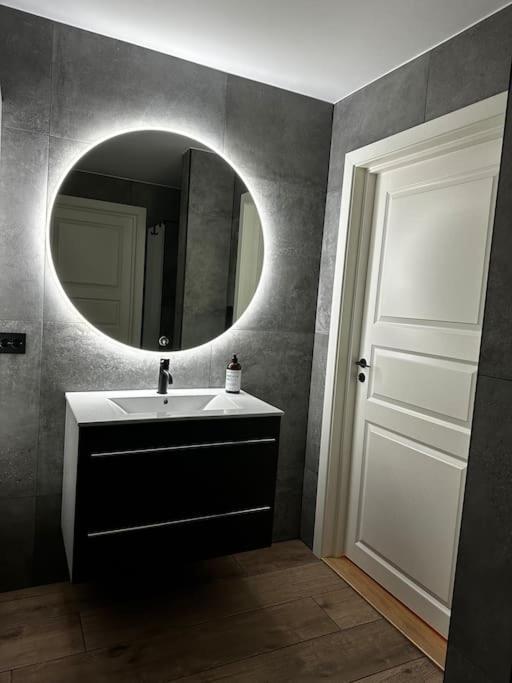 Familievennlig Apartment Тведестранн Экстерьер фото